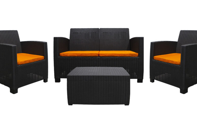 Razones para optar por muebles de plástico en tu hogar en Puerto Rico