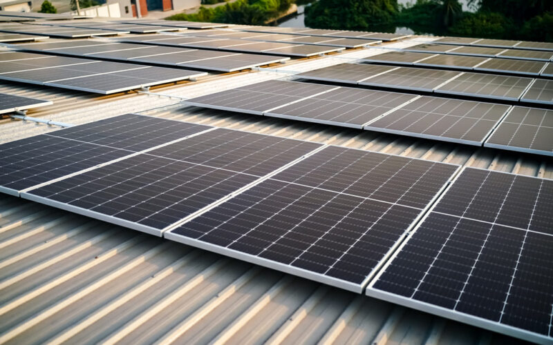 Ahorra con paneles solares en Guatemala: lo que debes saber antes de instalarlos